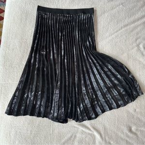 Long, pleated, black, and gray skirt from Vera Wang